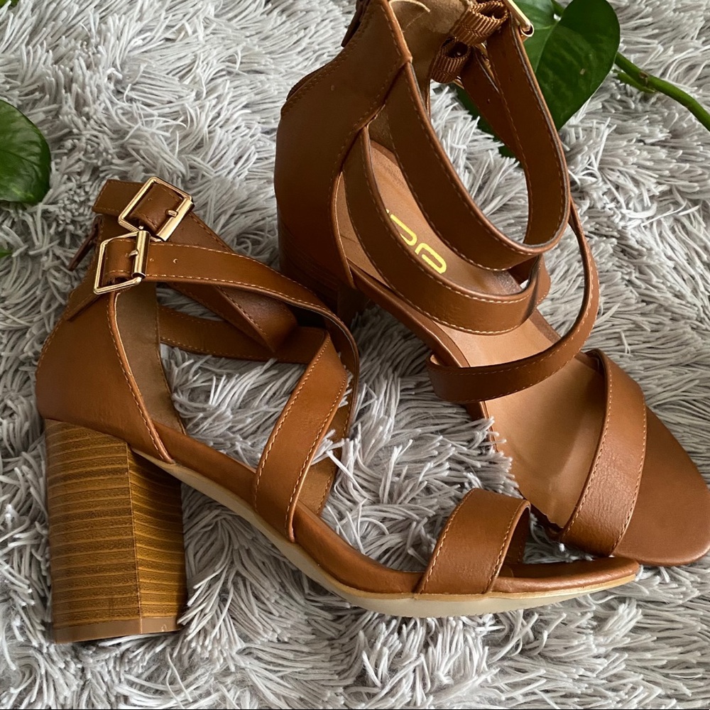 ❌SOLD ❌ NWT strappy heels